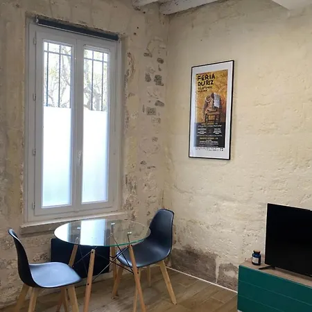 Apartment Nuit A La Roquette,