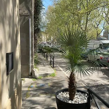 Apartment Nuit A La Roquette, Arles