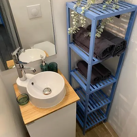 Nuit à La Roquette, *