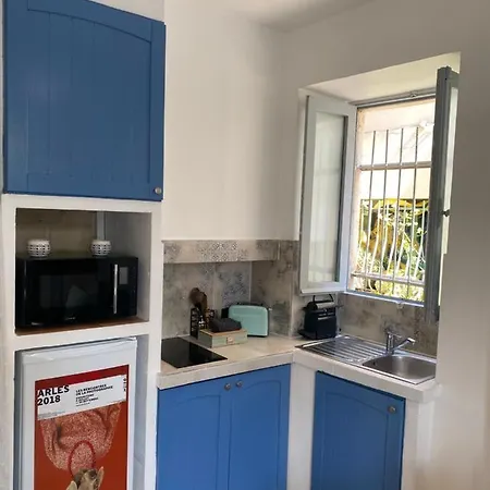 Appartement Nuit à La Roquette, *